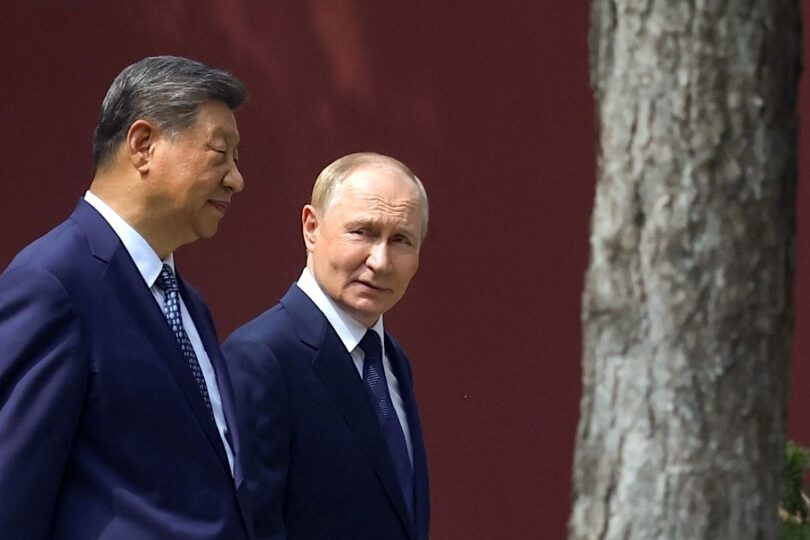 Ministry of Foreign Affairs of the Russian Federation, Xi Jinping and Vladimir Putin walking at Zhongnanhai (2025), 21 May 2025. Licensed under CC BY 4.0. Source: Wikimedia Commons.