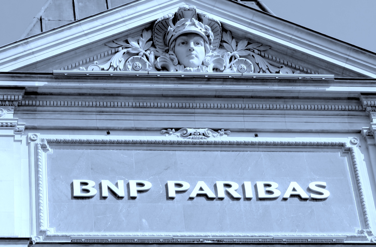 “Paris-BNP Paribas1625.JPG” by Reinhardhauke, via Wikimedia Commons. Licensed under CC BY-SA 3.0. Edited. Source: https://commons.wikimedia.org/wiki/File:Paris-BNP_Paribas1625.JPG License: https://creativecommons.org/licenses/by-sa/3.0/