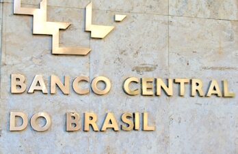 “Banco Central do Brasil” by Egil Fujikawa Nes for Connection Consulting, Flickr, CC BY 2.0. Edited from the original. License: https://creativecommons.org/licenses/by/2.0/ Photo: https://www.flickr.com/photos/connectionconsulting/4558286198